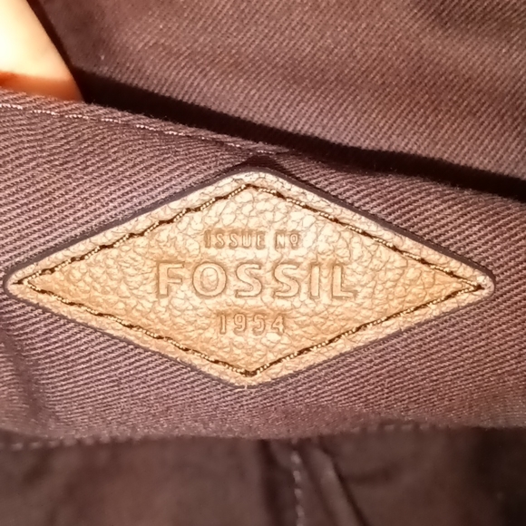 Fossil Tote - Picture 10 of 15
